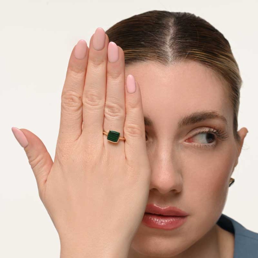 Sterling silver 925°. Square ring with malachite